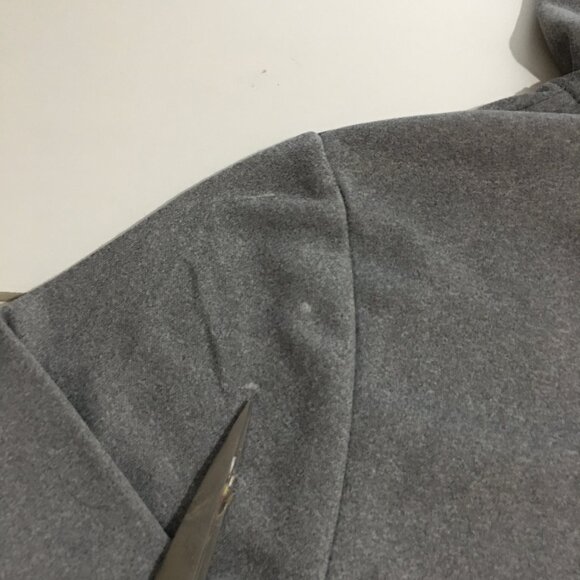 Tampa Bay Buccaneers Sweatshirt Mens Medium Gray Hoodie NFL Football - Picture 7 of 9